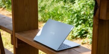 The Dell XPS 13 is the first real competitor to the MacBook Neo