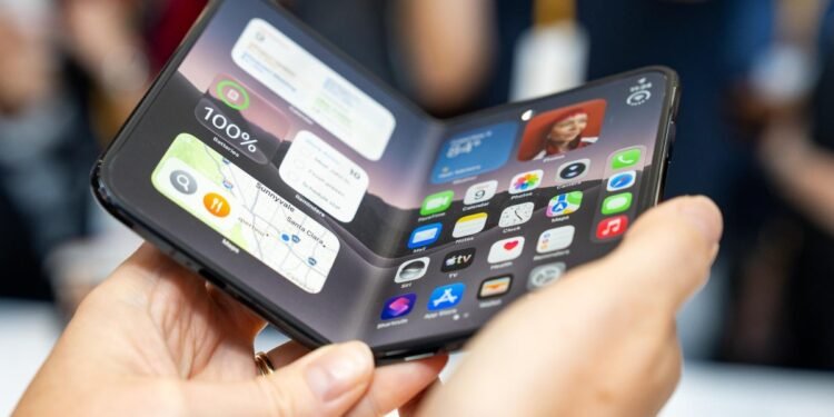 The iPhone Duo’s hardware doesn’t look special, but its software might be
