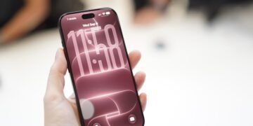Apple releases iOS 27 with Siri AI overhaul
