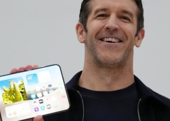 Apple addresses iPhone Duo copycats