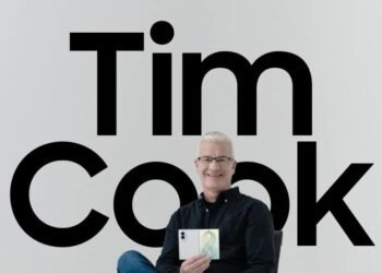 Samsung says ‘Tim Cook’ bought a Galaxy Fold