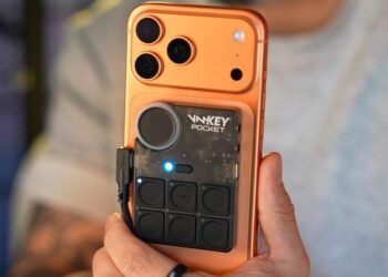 Voicemod’s new pocket-friendly device brings real-time voice changing to your phone
