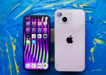iPhone Handoff will seamlessly share one number between two phones