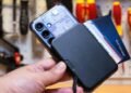 This toolless modular lever-action wallet is the coolest I’ve stuck to my phone